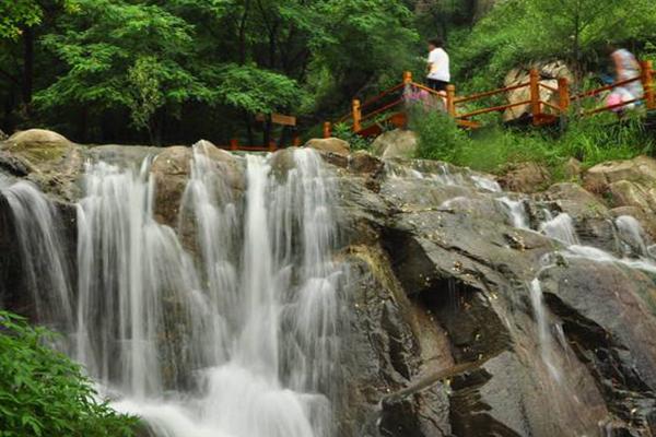 九如山瀑布群风景区好玩吗 九如山景点介绍