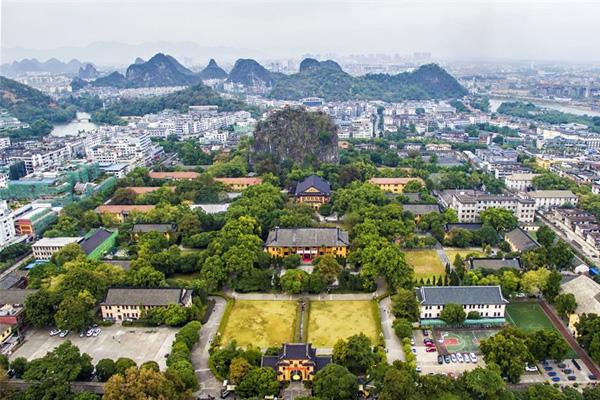  桂林独秀峰王城景区介绍和门票