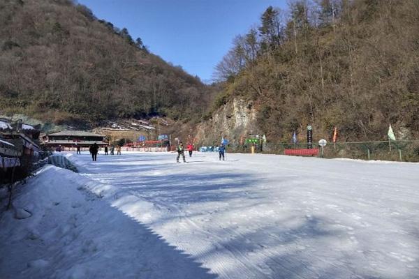 神龙架天燕滑雪场门票价格开放时间及游玩攻略