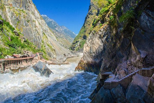 虎跳峡景区门票多少钱及游玩攻略