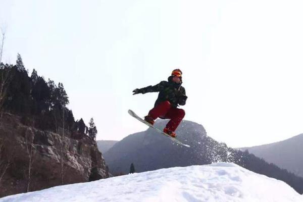 九顶塔滑雪场开放时间及门票价格