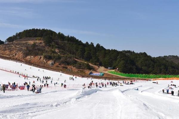 曾家山滑雪场门票多少钱及开放时间